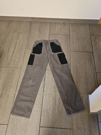 Arbeitshose grau Grösse 164 mit Flecken und kleine risse