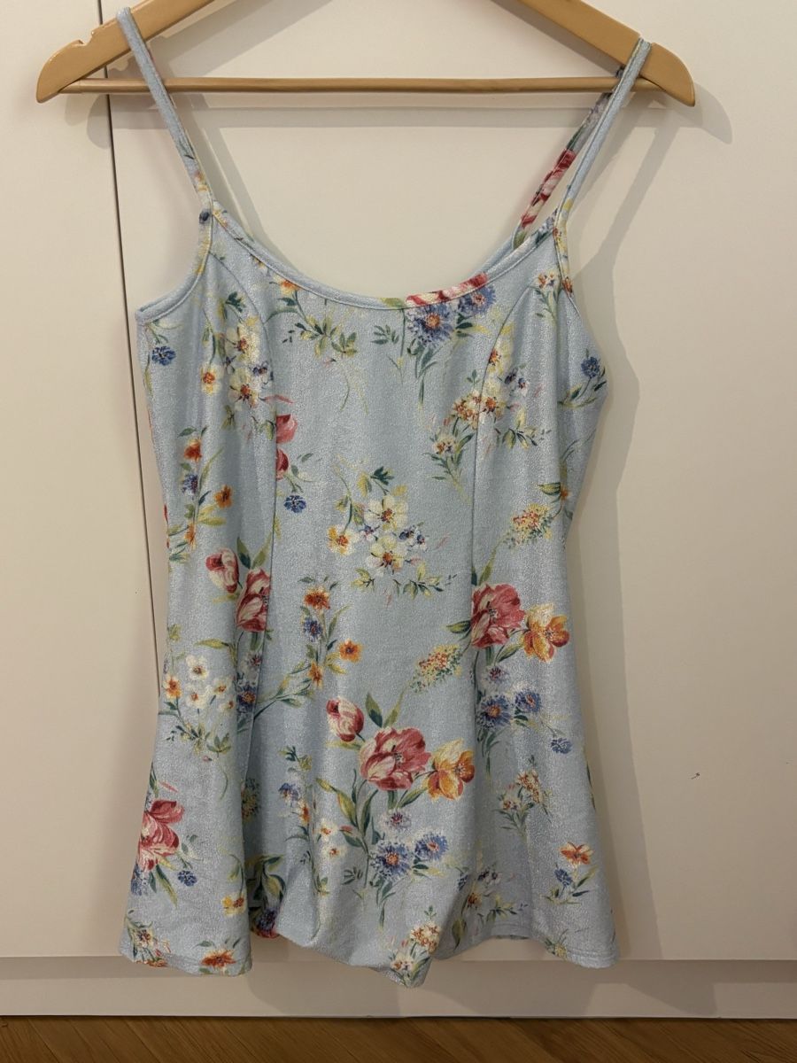 Robes: Vintage Blümchenkleid 80er Grösse 38 – D'occasion à Luzern par Qazwsx