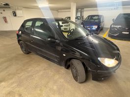 Peugeot 206 in gutem Zustand, perfekter Motor