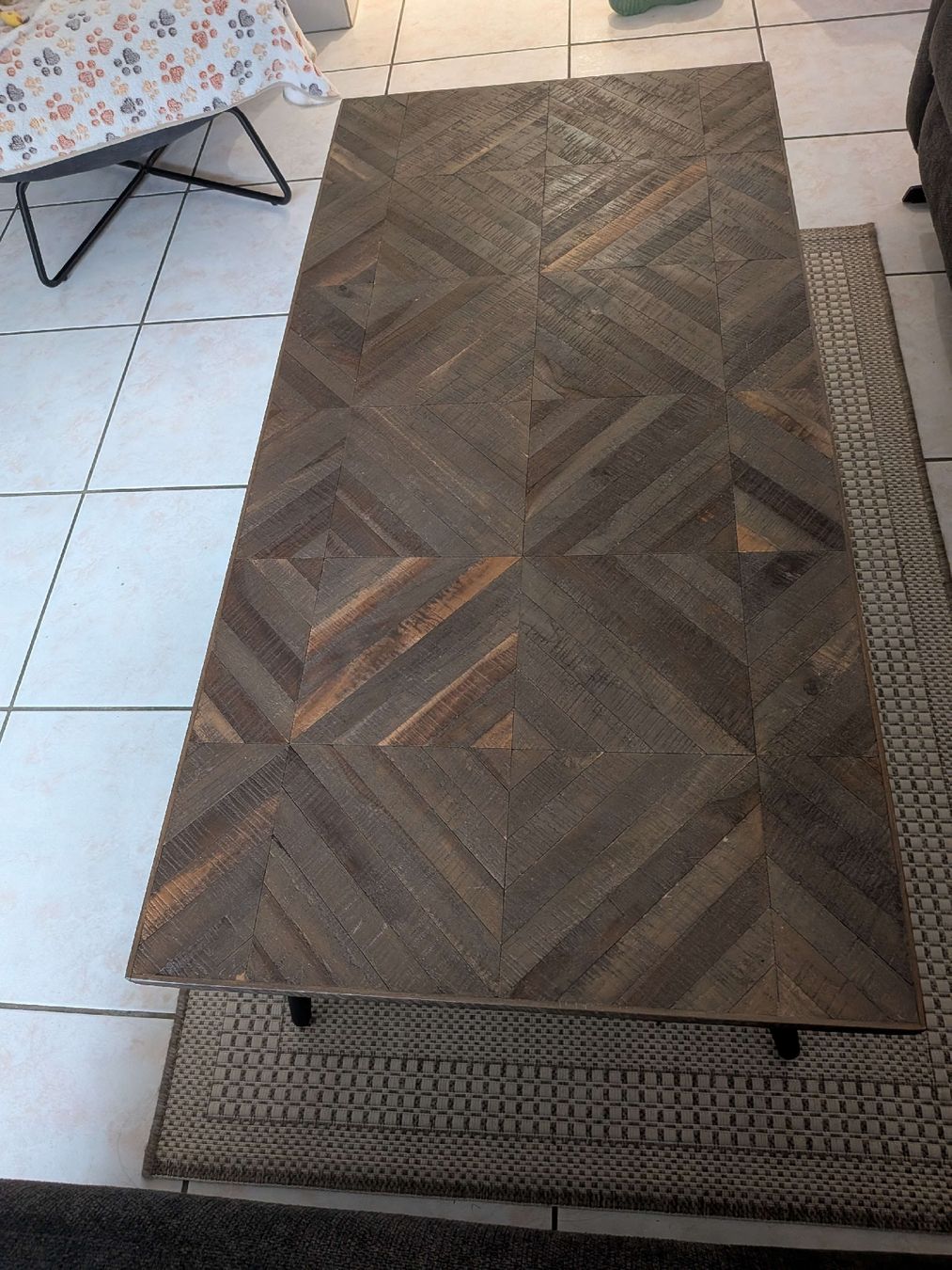 Tavoli: Table basse en bois massif, style chevron, parfait état – Nuovo (secondo la descrizione) da Vionnaz venduto da MarinaMGB