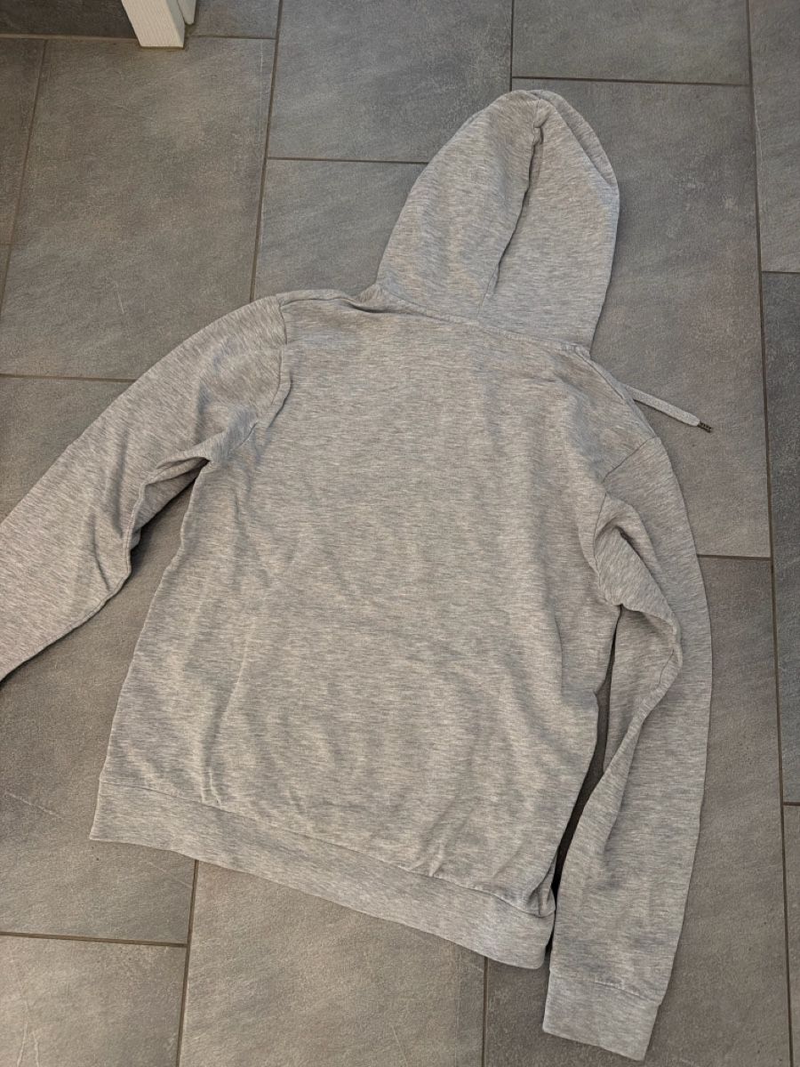 Nikin Pullover & Sweatshirts: Nikin Pullover mit Kapuze grau Grösse M – Gebraucht aus Brittnau von j.r.b 3