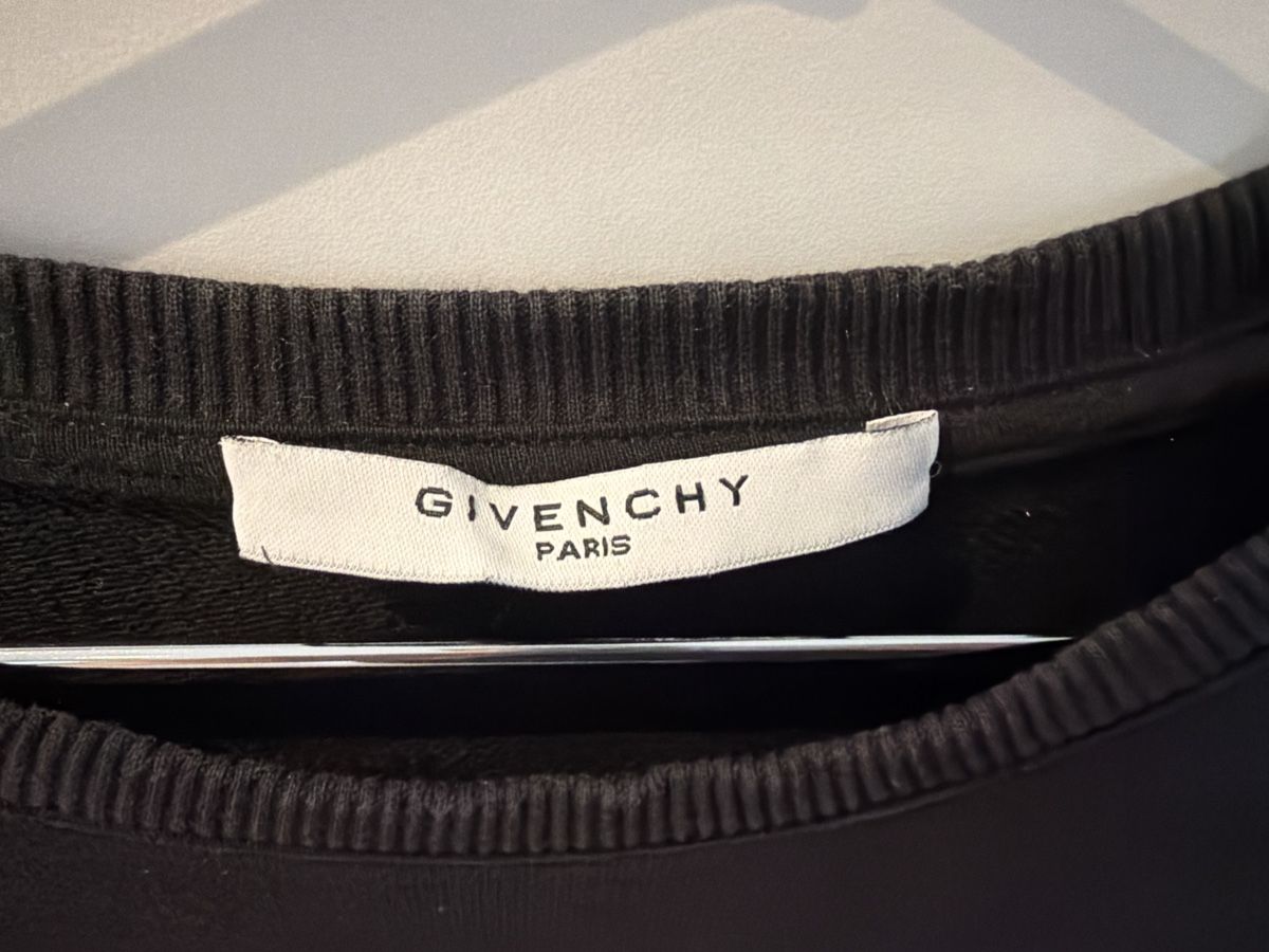 Givenchy Maglioni & Felpe: schöner Givenchy „Rainbow“ Pullover - Grösse M – Usato da Wolfwil venduto da Rolex1 2