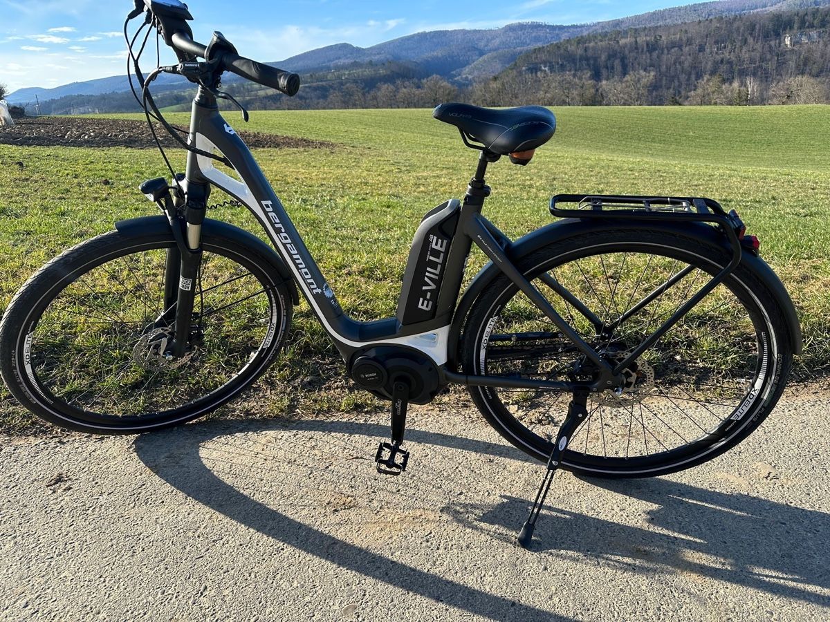 Bergamont Velos: Bergamont E-Ville E-Bike mit tiefem Einstieg – Gebraucht aus Zwingen von  1