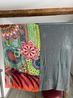 Foulard d'été Desigual coloré et original, bon état