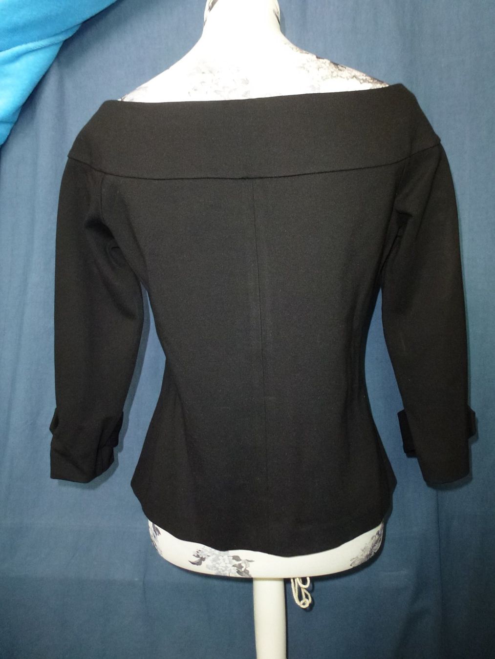 Comma Maglioni & Felpe: COMMA GR 38 PULLOVER CARMEN AUSSCHNITT SCHWARZ FESTER STOFF – Nuovo (secondo la descrizione) da Kreuzlingen venduto da ang_7k8d 4