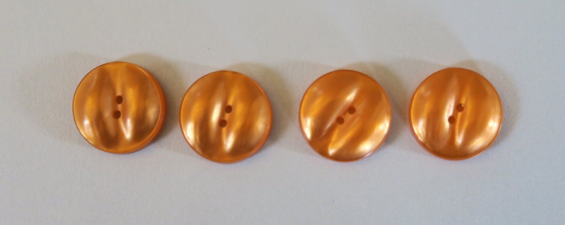 Knöpfe: 4 Knöpfe, ø 23 mm – Gebraucht aus Brittnau von marlenestone 1