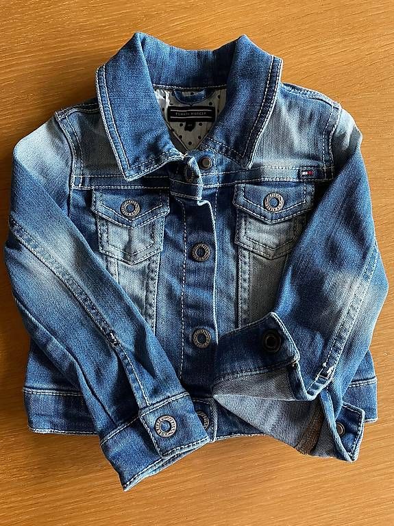Tommy Hilfiger Giacche & Cappotti: Tommy Hilfiger Mädchen Jeansjacke Gr. 80 – Usato da Nürensdorf venduto da Kassandra13