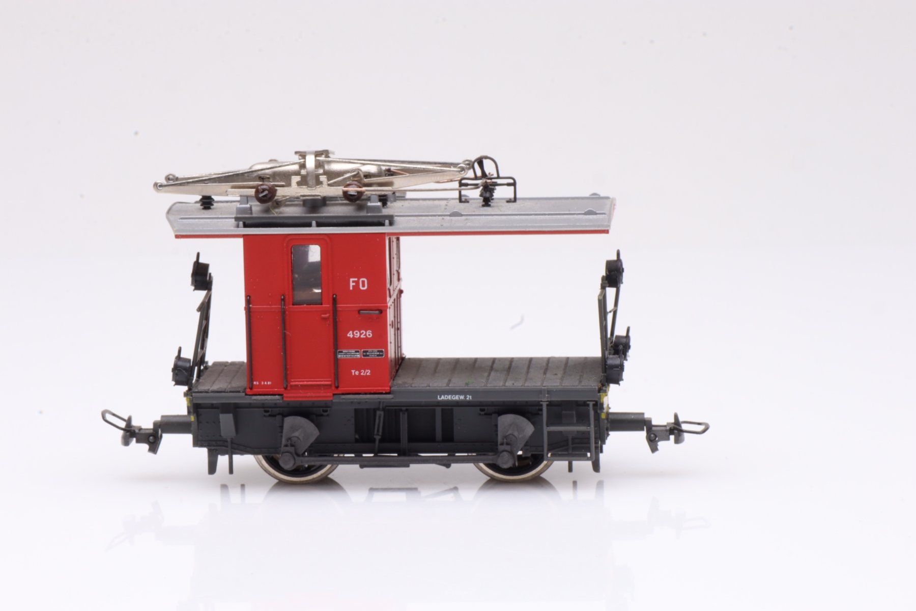 Bemo Modelleisenbahnen: Bemo 1271 FO Te 2/2 4926 Traktor DC, H0m – Gebraucht aus Ried (Muotathal) von Modellbahn.swiss 2