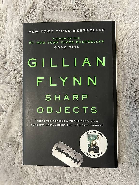 Livres: Buch: Sharp Objects - Gillian Flynn – D'occasion à St. Gallen par tea_1234