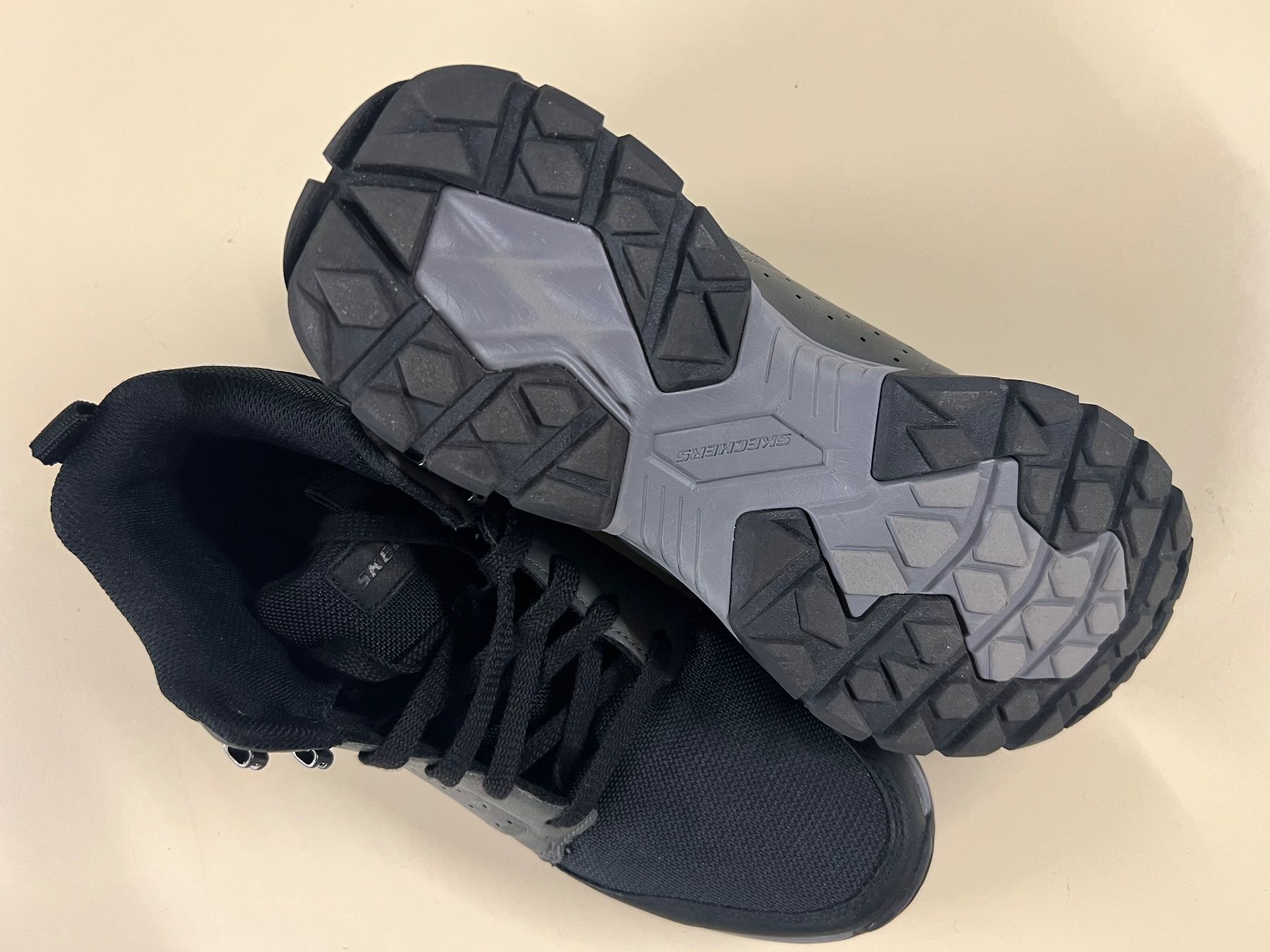 Skechers Scarpe da uomo: Skechers All-Terrain Wanderschuhe – Nuovo (secondo la descrizione) da Biel/Bienne venduto da HB13 4
