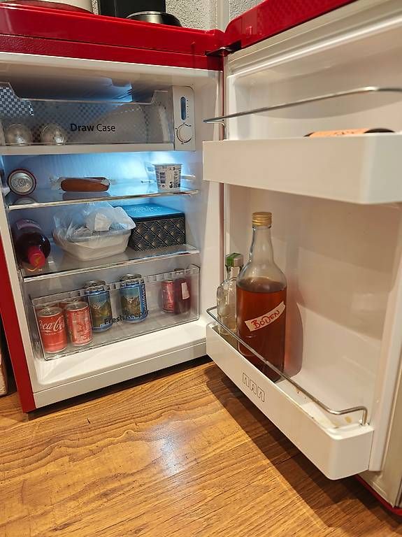 Frigoriferi: Kühlschrank rot – Usato da Rothenthurm venduto da Andrea88 1