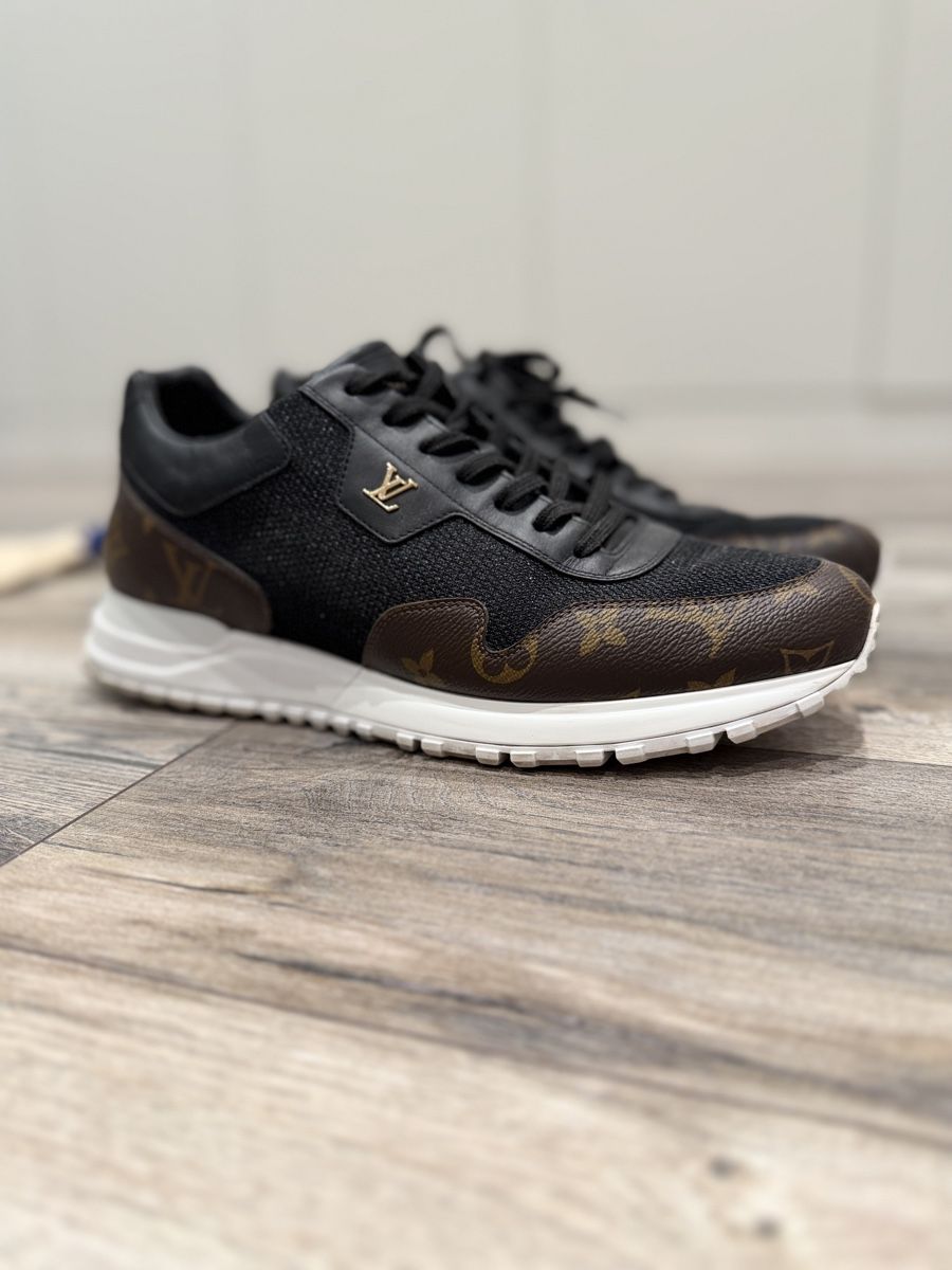 Louis Vuitton Scarpe da uomo: Louis Vuitton Sneaker Trainer Grösse 7.5 Leder Monogramm Som – Usato da Sursee venduto da Gabriel28