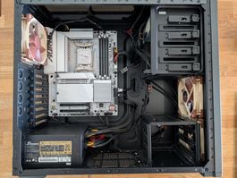 Gigabyte B650E AORUS Elite X AX ICE im PC-Gehäuse