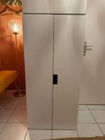 Petite armoire à vêtements 