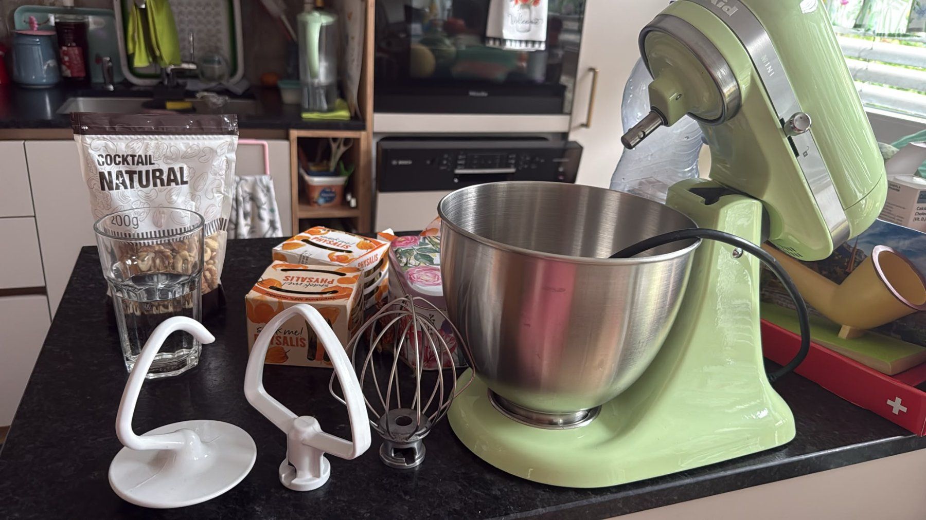 Kitchenaid Elettrodomestici da cucina: Robot KitchenAid Artisan vert avec accessoires – Usato da Biel/Bienne venduto da mariejo.v