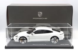 Porsche Taycan Turbo S 2019 1:18 Minichamps