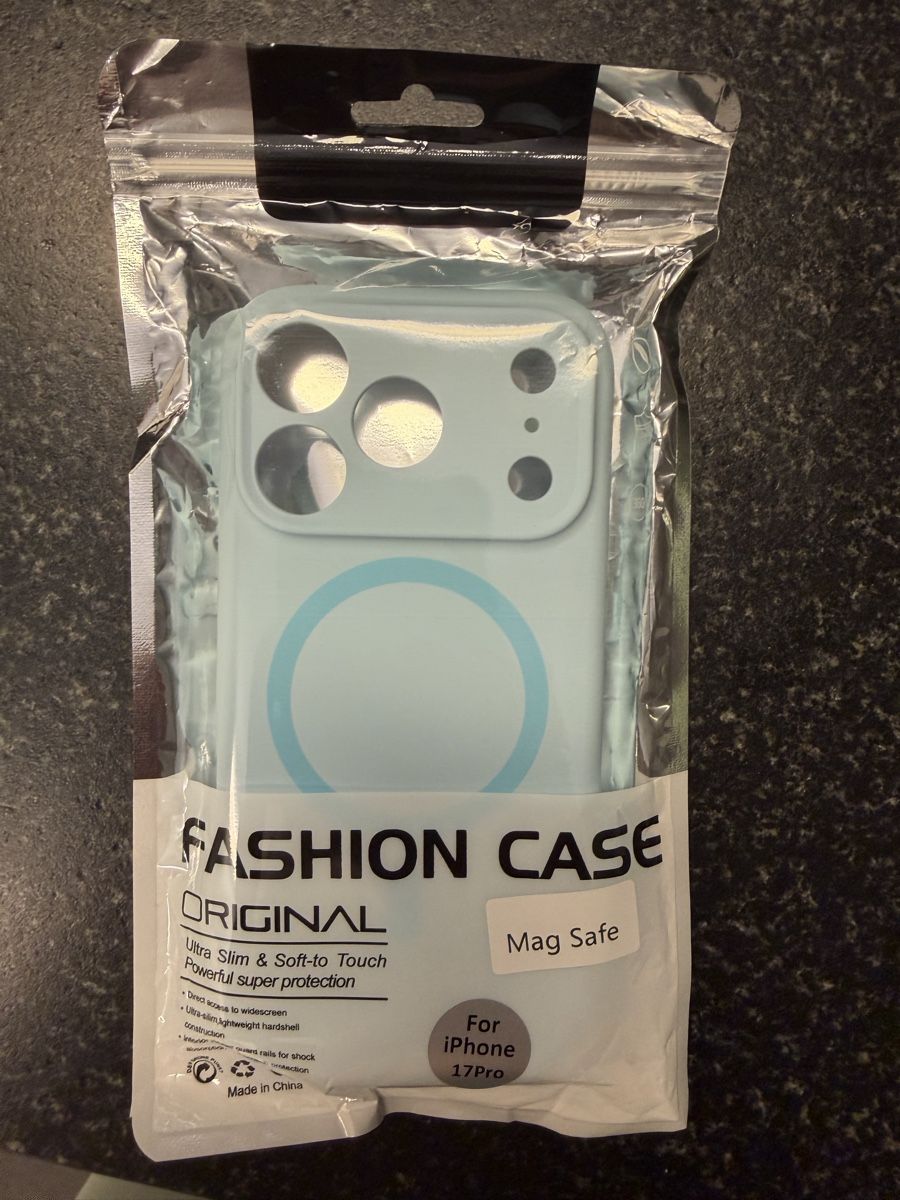Apple Cover & Protezioni schermo: originalverpackte Handyhülle iPhone 17 pro – Nuovo e nell'imballaggio originale da Kriessern venduto da lau_t2y2