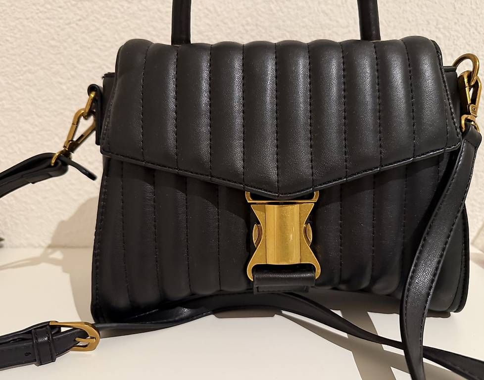 Borse da donna: Schöne kleine schwarze Handtasche – Usato da Weiach venduto da sel_s7kk 1