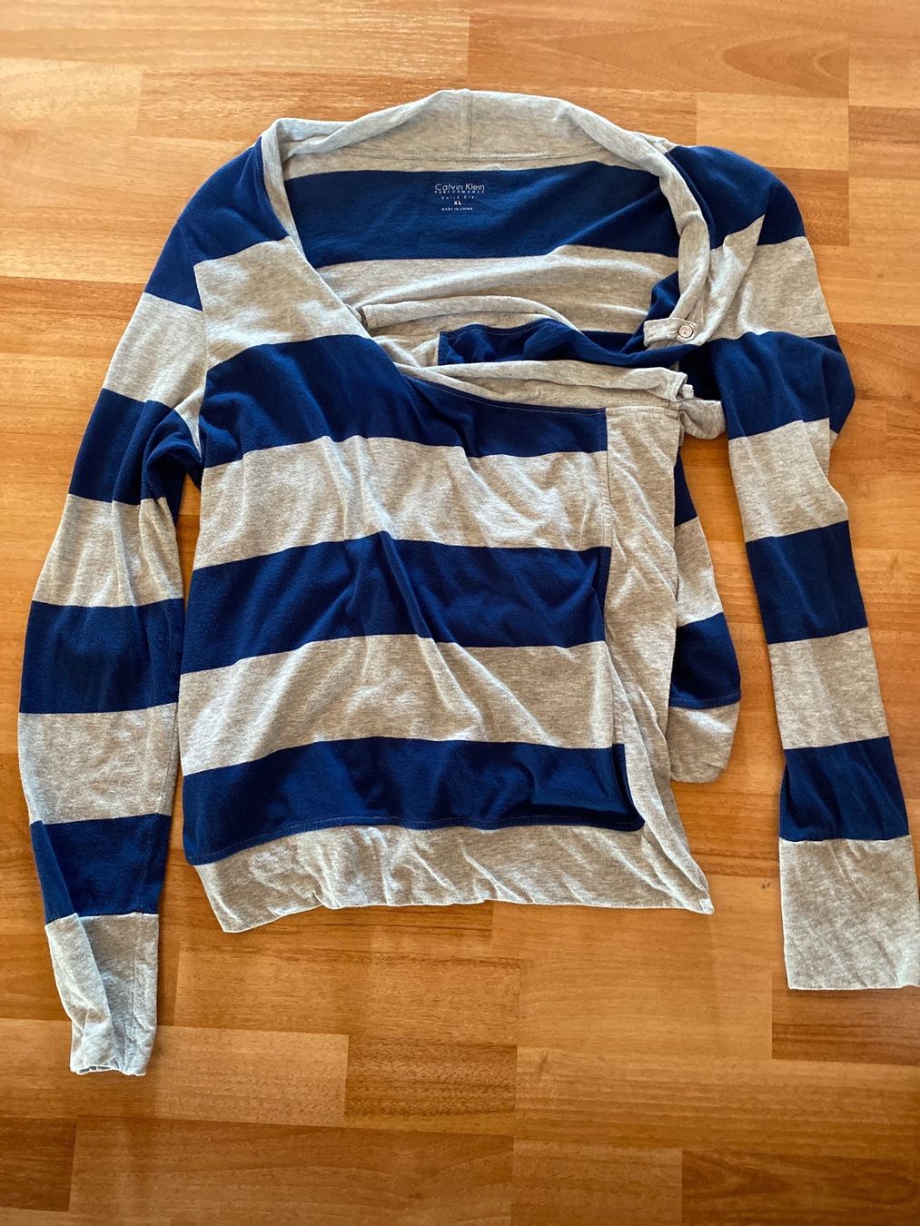 Calvin Klein Pullover & Sweatshirts: Calvin Klein Pullover/Jacke dünn Gr. XL – Gebraucht aus St. Gallen von mai_gd7k