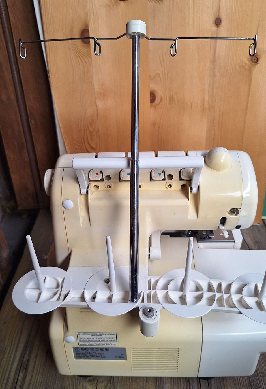 Bernina Macchine da cucire: Overlockmaschine Bernina 2000DE defekt – Difettoso da Weinfelden venduto da JoeBaer 5