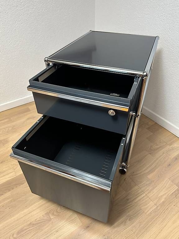 USM Eléments de bureau: Caisson USM Haller en Gris Anthracite // Ref. AY0453 – D'occasion à Ravoire par ARKY_s 4