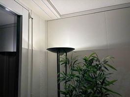 2 elegante Deckenfluter / Stehlampen Schwarz-Messing – Set