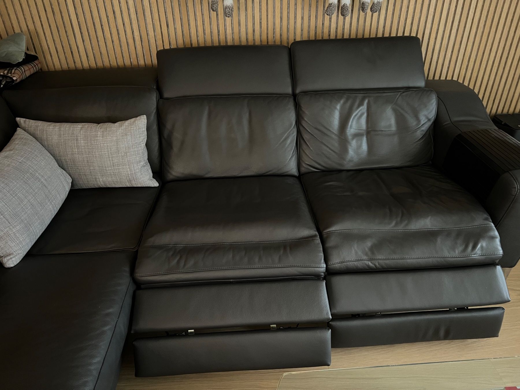 Sofas: Leder-Ecksofa mit 2x Relaxfunktion – Gebraucht aus Boppelsen von bod_75m7 2