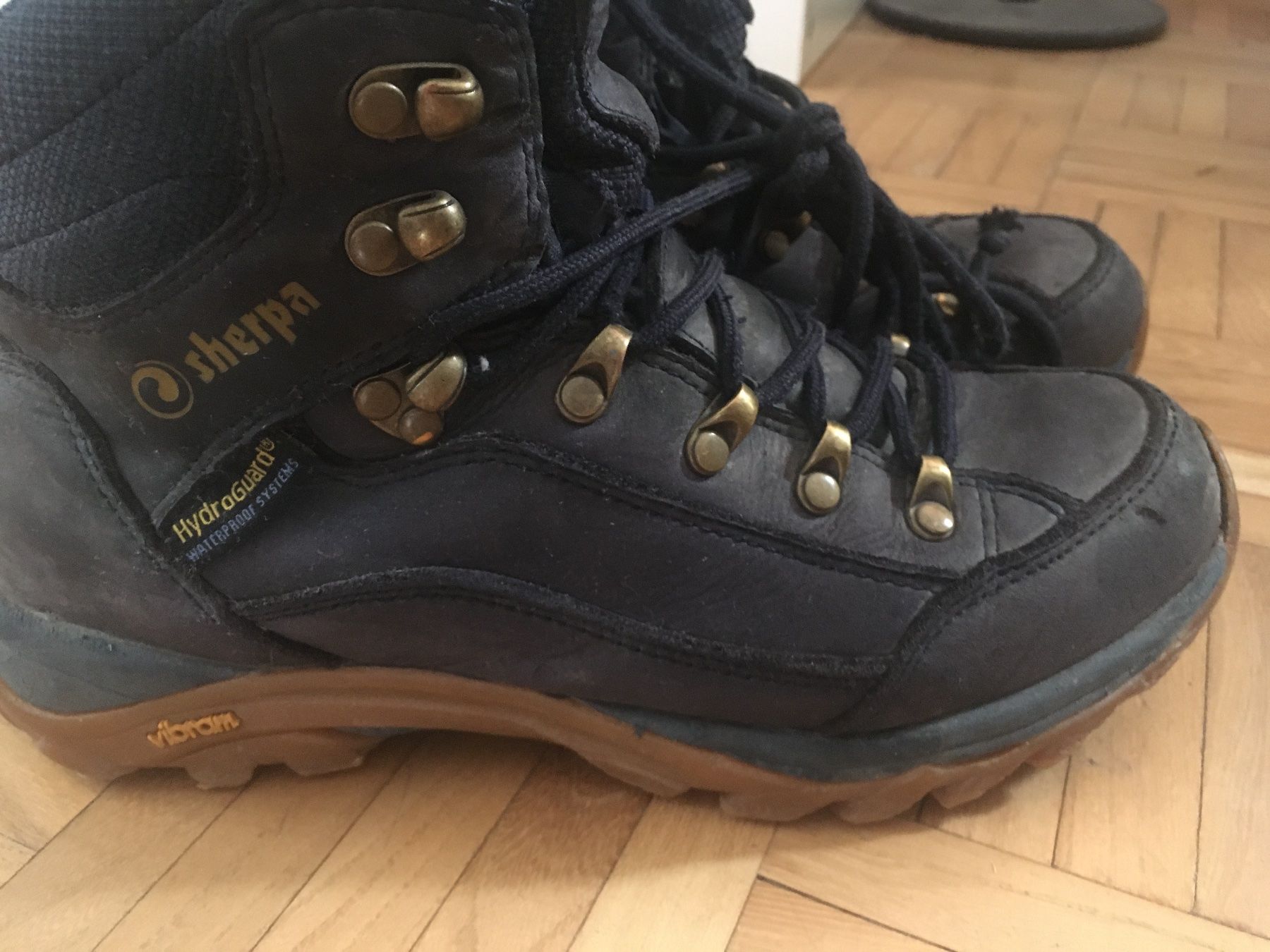 Sherpa Schuhe für Jungen: Sherpa Wanderschuhe Gr. 37 – Gebraucht aus Zizers von juliberg