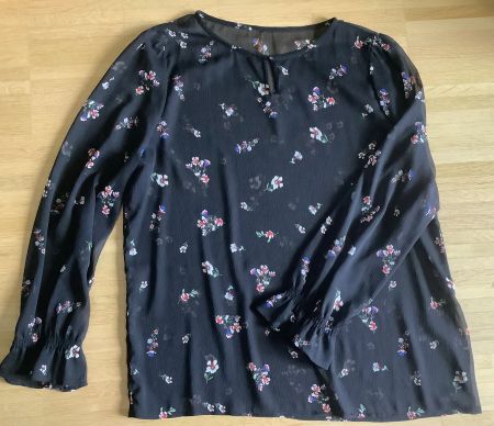 Super coole durchsichtige schwarze Bluse von Esprit. 42/44