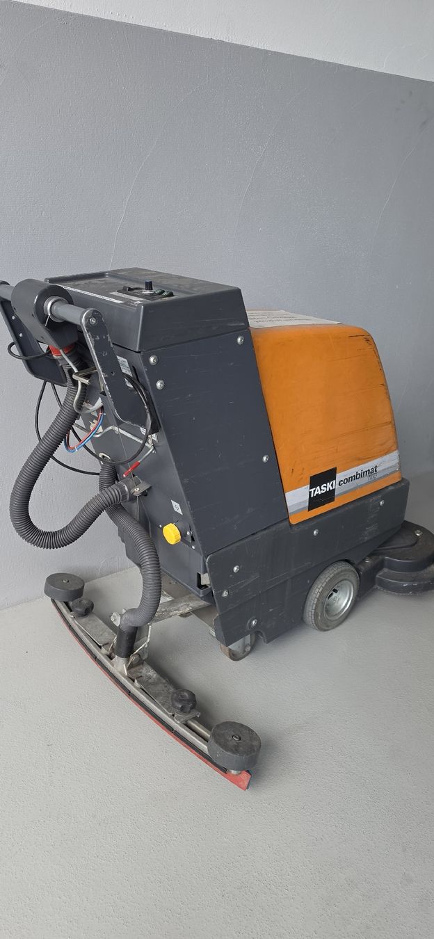 Alle Maschinen: Taski Combimat 1100 Scheuersaugmaschine – Gebraucht aus Au SG von abrollfiaber 1