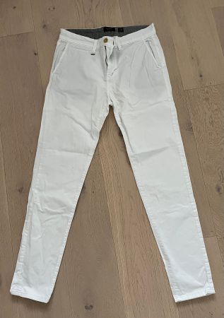 Pull & Bear Chino-Hose weiss für Herren (EU 40)