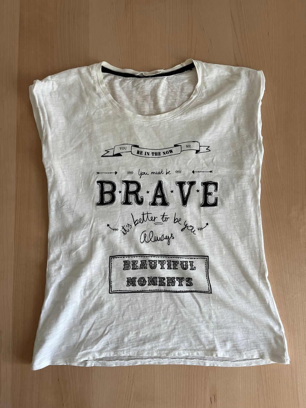 Mango T-shirt: T-Shirt Crème - Mango – Usato da Petit-Lancy venduto da cinrox
