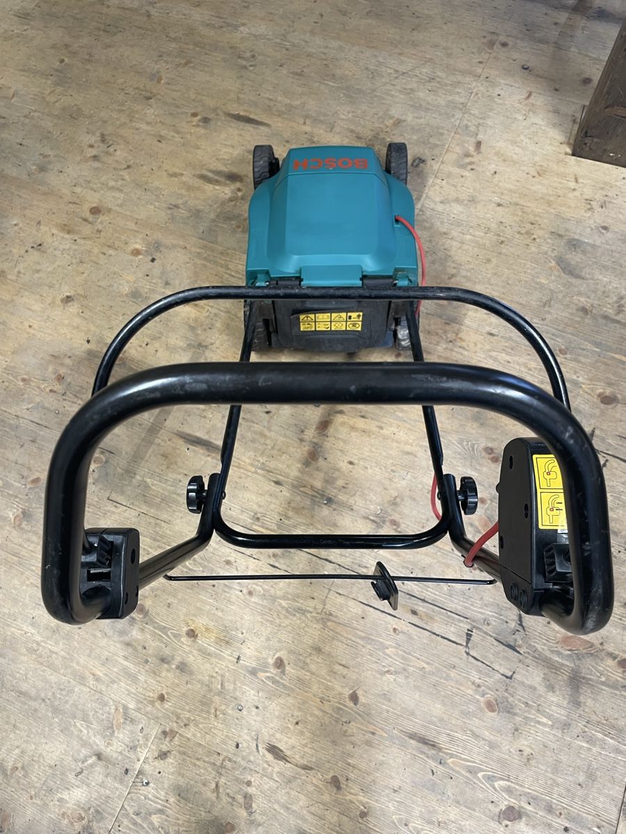 Bosch Tagliaerba: Rasenmäher BOSCH ARM 32 Elektro – Usato da Ennenda venduto da Geraetekeller01 2