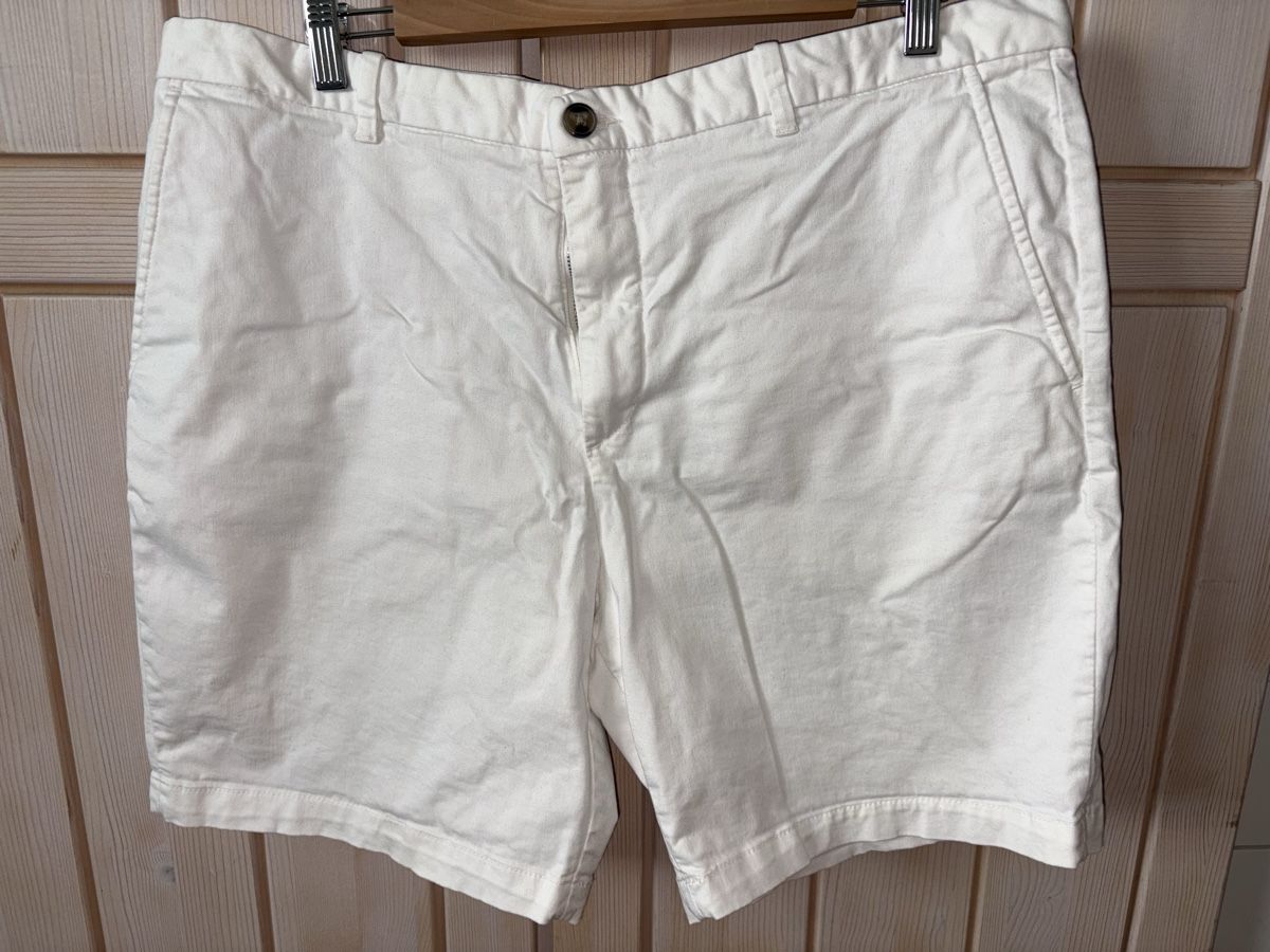 H&M Pantaloni: Herren Shorts, weiss, Gr 36 – Usato da Thun venduto da tulpentau