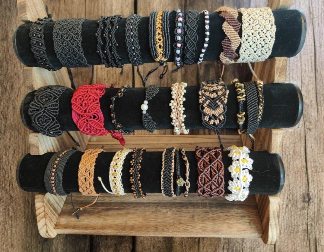Bracciali & Braccialetti: Handgemachtes Makramee Armband, Senfgelb, Boho Stil. – Nuovo (secondo la descrizione) da Luzern venduto da Bbig 5