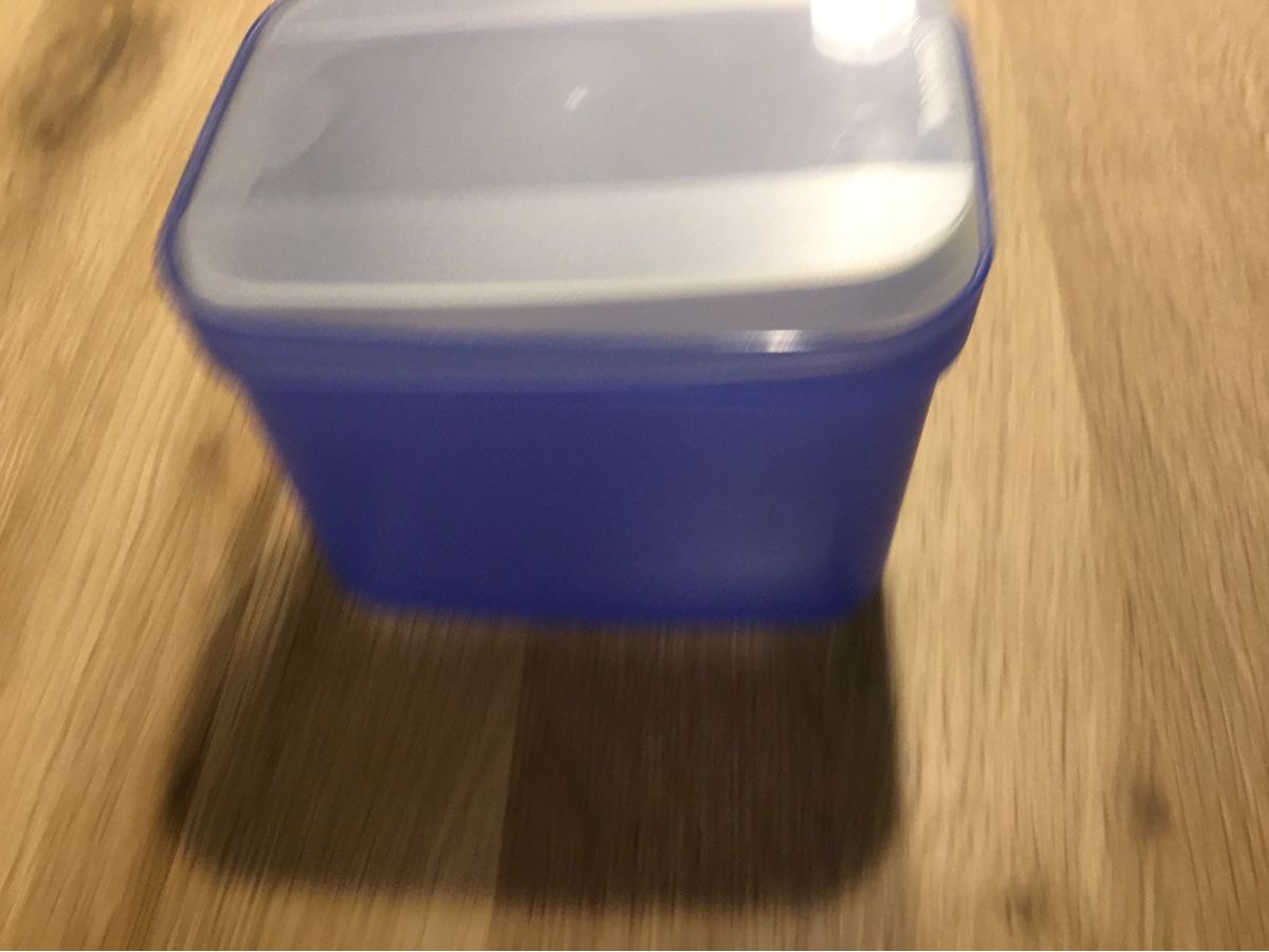 Tupperware Contenitori & Simili: Tupperware Behälter in blau mit Deckel - 1 Liter – Usato da Triesen venduto da Trisuna
