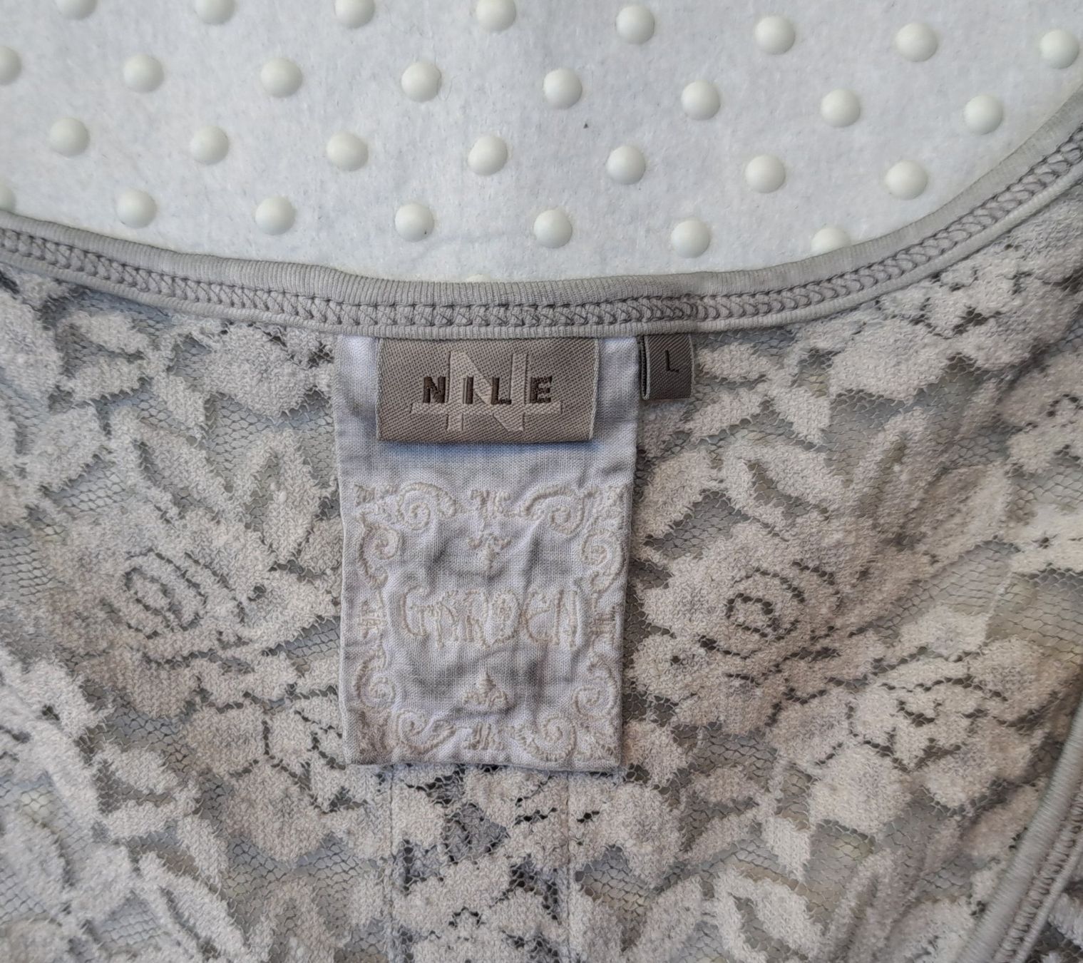 Nile Blusen: Feine, graue Spitzenbluse, Nile, Grösse L, Frühling – Gebraucht aus Gysenstein von joshuas81 3