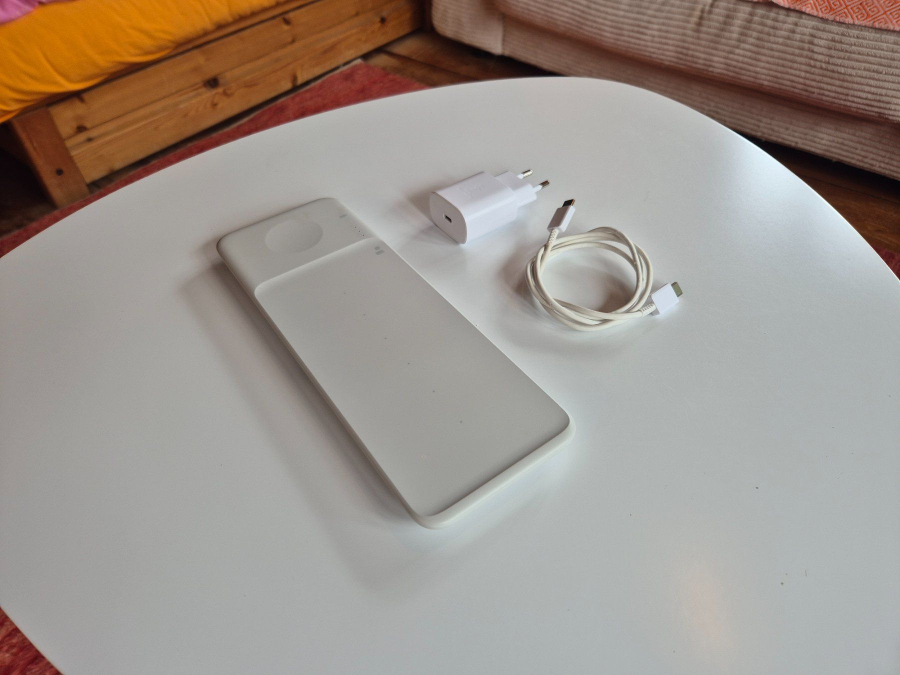 Samsung Caricabatterie: Samsung Wireless Charger Trio, Weiss – Usato da Hinwil venduto da gianna.fischer 2
