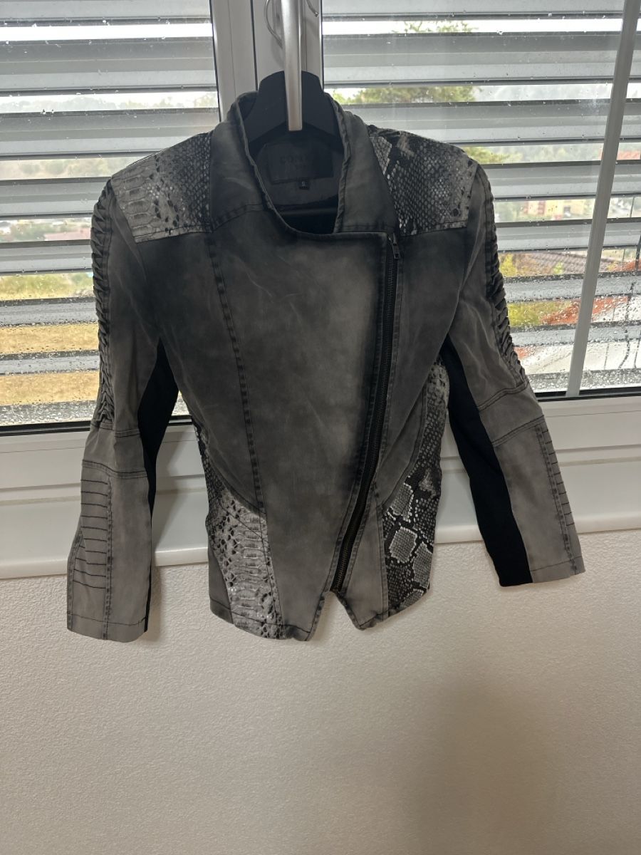 Vestes: Jacke – Neuf (Voir description) à Fisibach par hadilicious