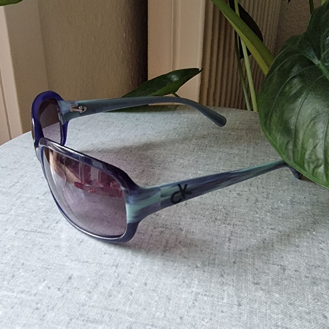 Calvin Klein Occhiali & Lenti: Calvin Klein Sonnenbrille Damen – Nuovo e nell'imballaggio originale da Basel venduto da amr_jwy5 1