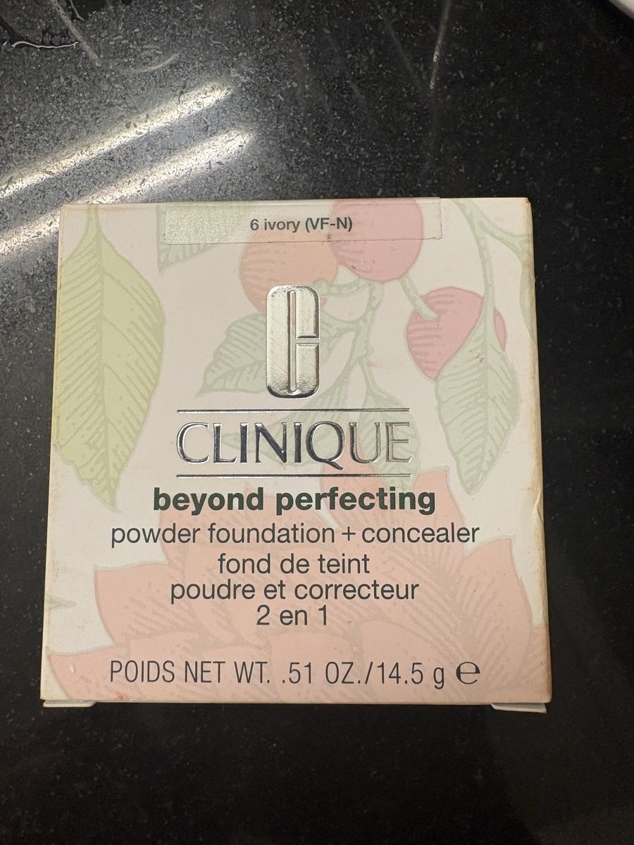Clinique Make-up: Clinique Beyond Perfecting Foundation 6 Ivory NEU – Nuovo e nell'imballaggio originale da Binningen venduto da Globe_21
