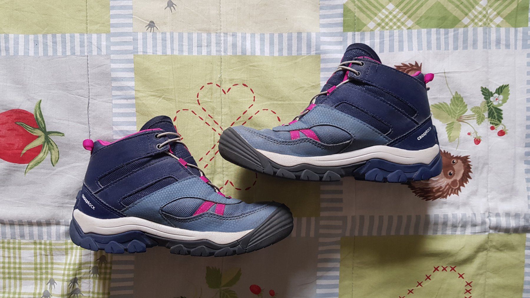 Decathlon Scarpe per ragazze: Decathlon Wanderschuhe Gr.31 – Usato da Luzern venduto da silvermoon12 2