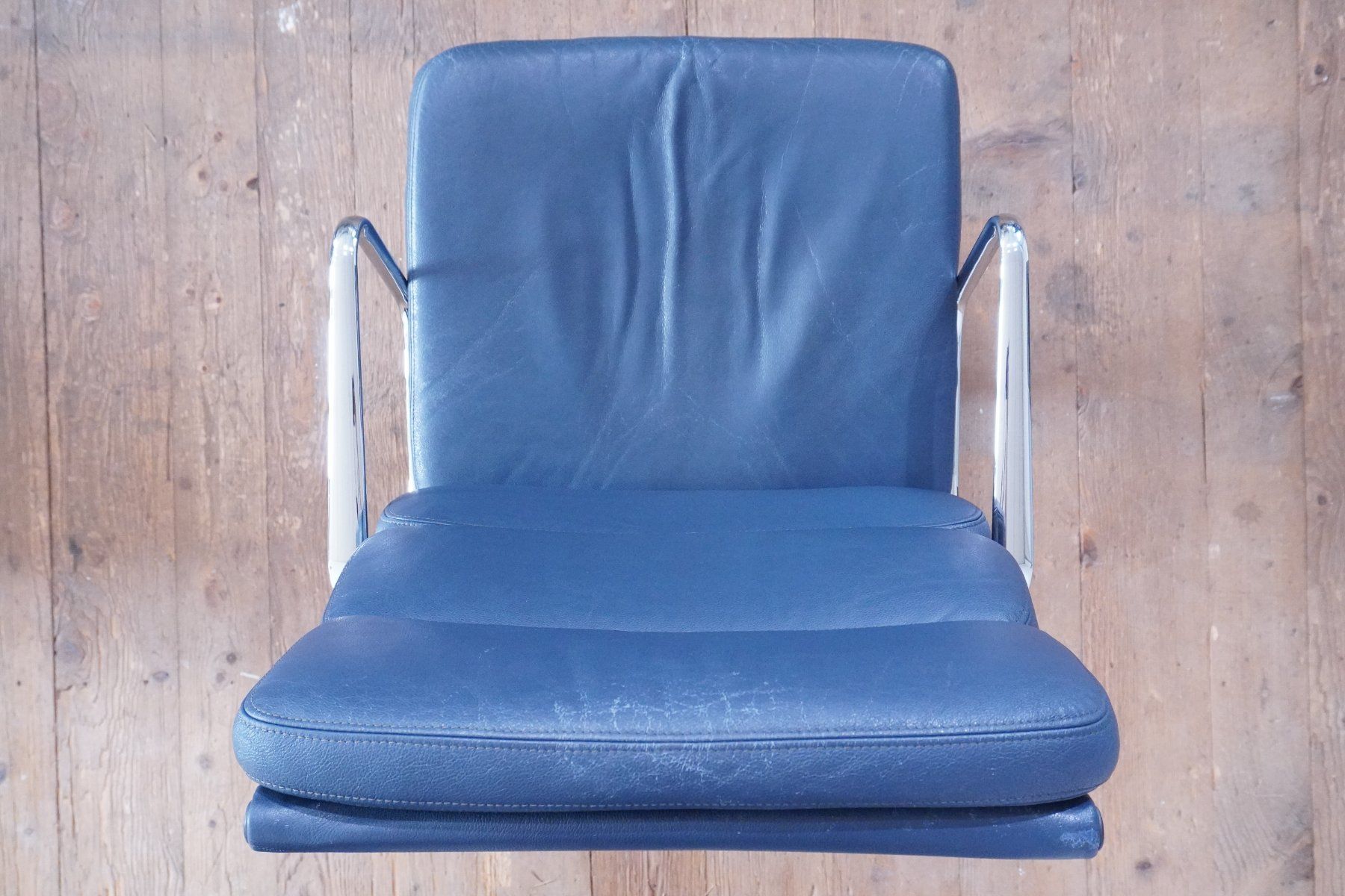 Vitra Chaises: Vitra Eames Soft Pad EA219 Leder dunkelblau – D'occasion à Bad Zurzach par QLASSIQ 5