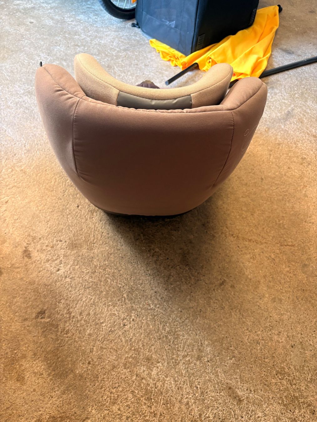 Maxi-Cosi Auto-Kindersitze: Maxi Cosi 2wayFix Basisstation inkl Sitz – Gebraucht aus Bubikon von Eili10 7