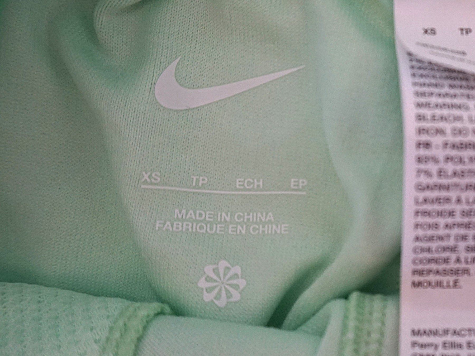 Nike Pantalons: Nike Shorts Gr. XS – Neuf (Voir description) à Pratteln par Restwert_Pratteln 4