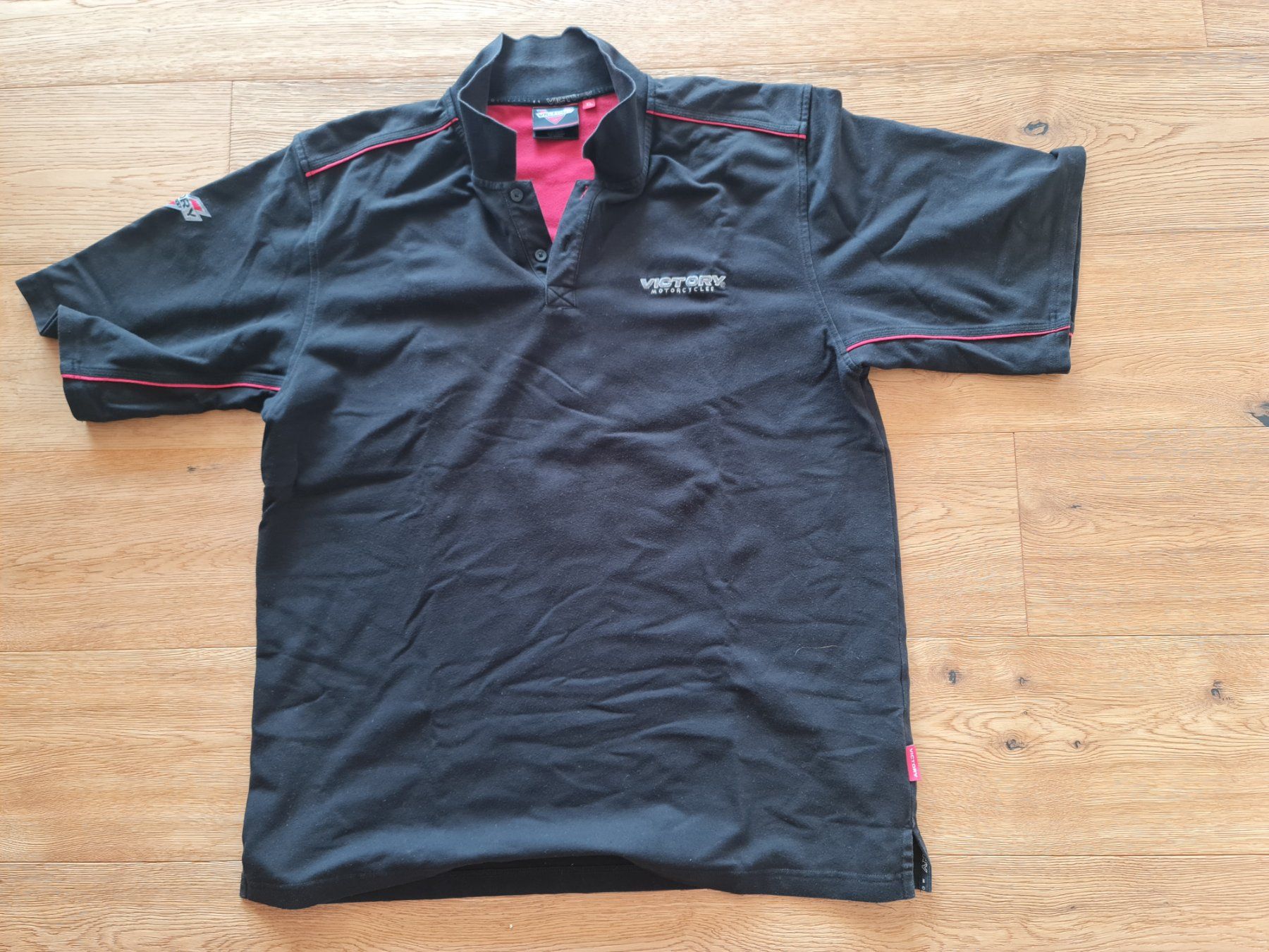 Magliette Polo: Victory Brand Polo Shirt – Usato da Wauwil venduto da Hausi68
