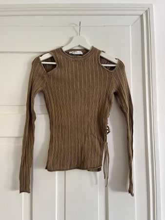Zara Cut-Out Langarmtop Damen Olivgrün Gr. S