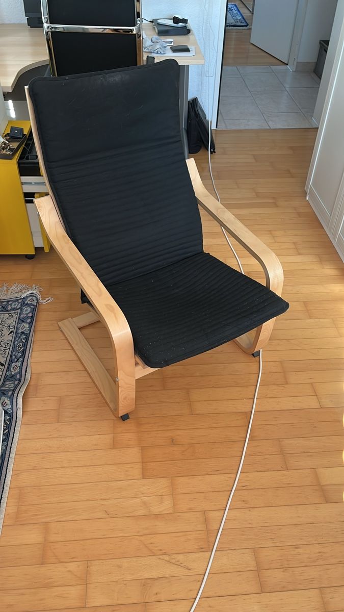 Ikea Sessel: IKEA POÄNG Sessel schwarz  – Gebraucht aus Mettmenstetten von Pschumi1