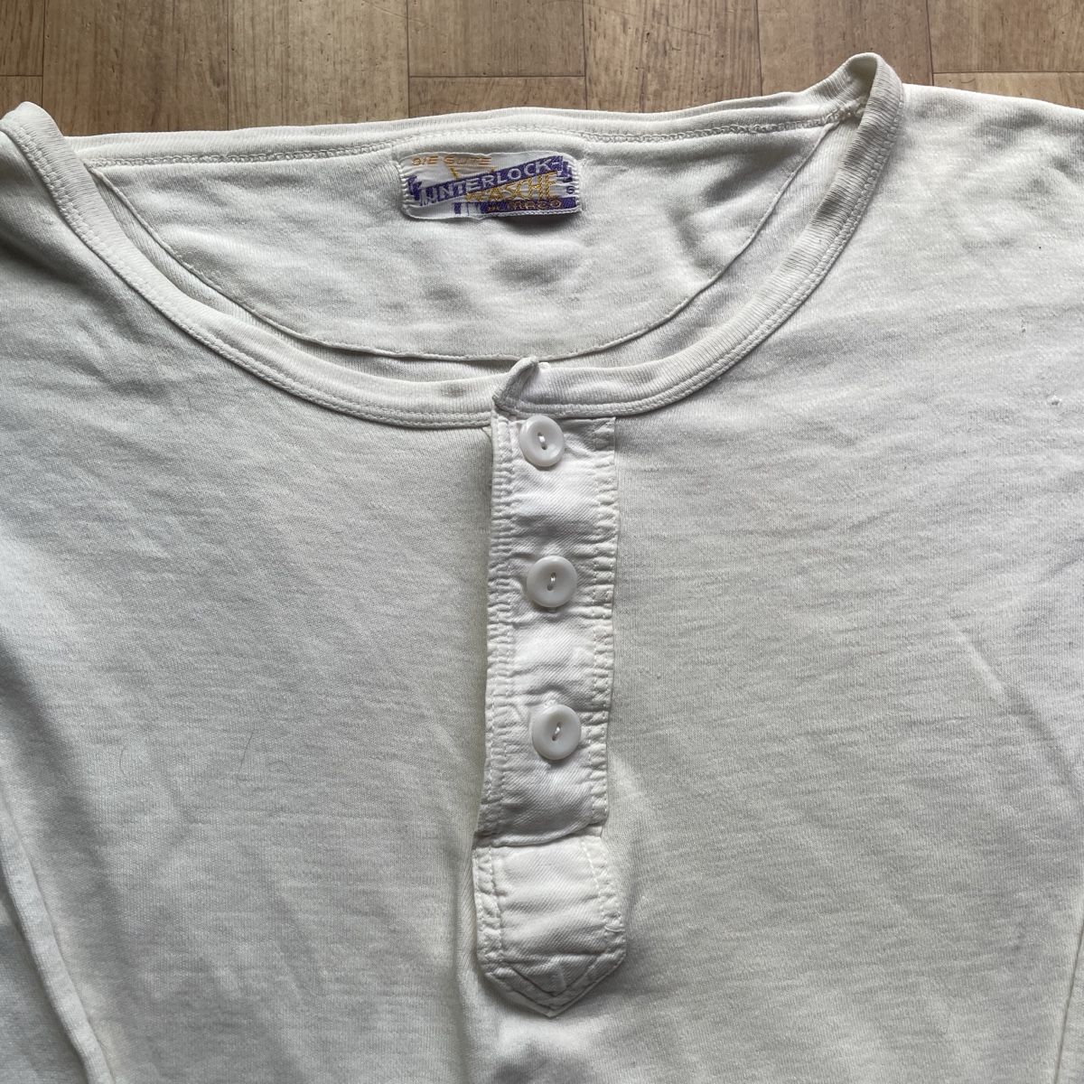T-Shirts: Vintage men's undershirt ribbed cotton basic long sleeve – Gebraucht aus Zürich von MISSYS-WONDERBAG 1
