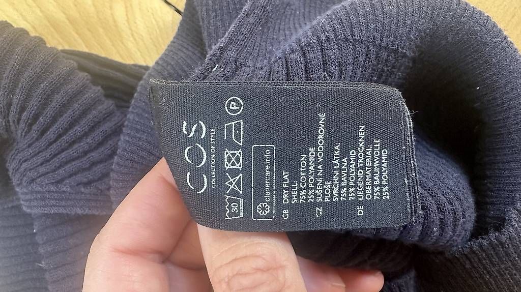 Top: COS | Top | Navy | Grösse XS – Usato da ZÜRICH venduto da Schnauk 2
